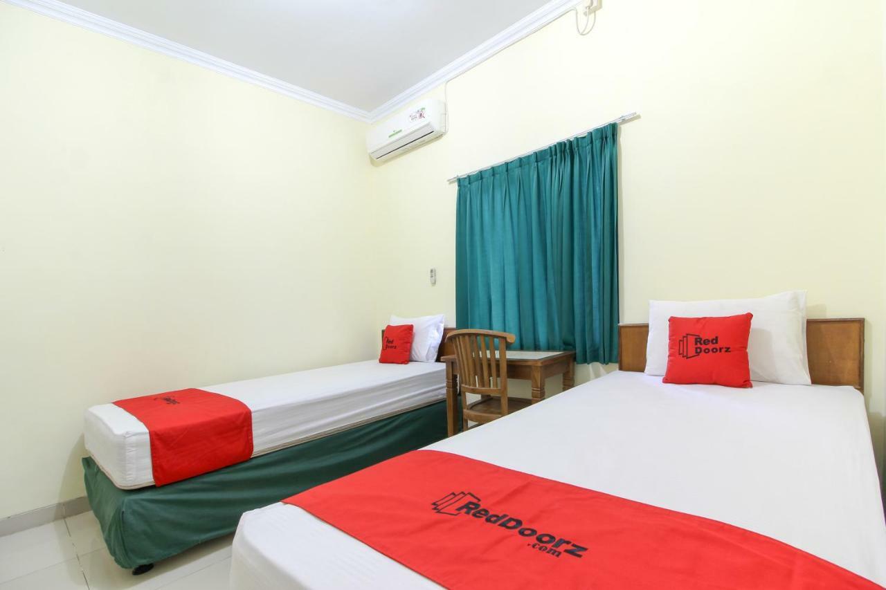 Reddoorz Near Rumah Sakit Condong Catur Maguwo Exteriör bild