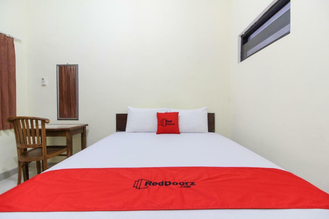 Reddoorz Near Rumah Sakit Condong Catur Maguwo Exteriör bild