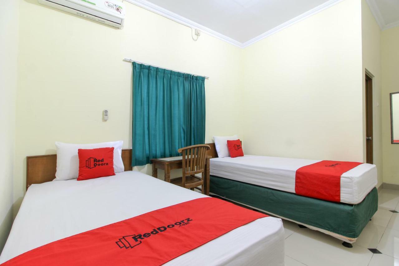 Reddoorz Near Rumah Sakit Condong Catur Maguwo Exteriör bild